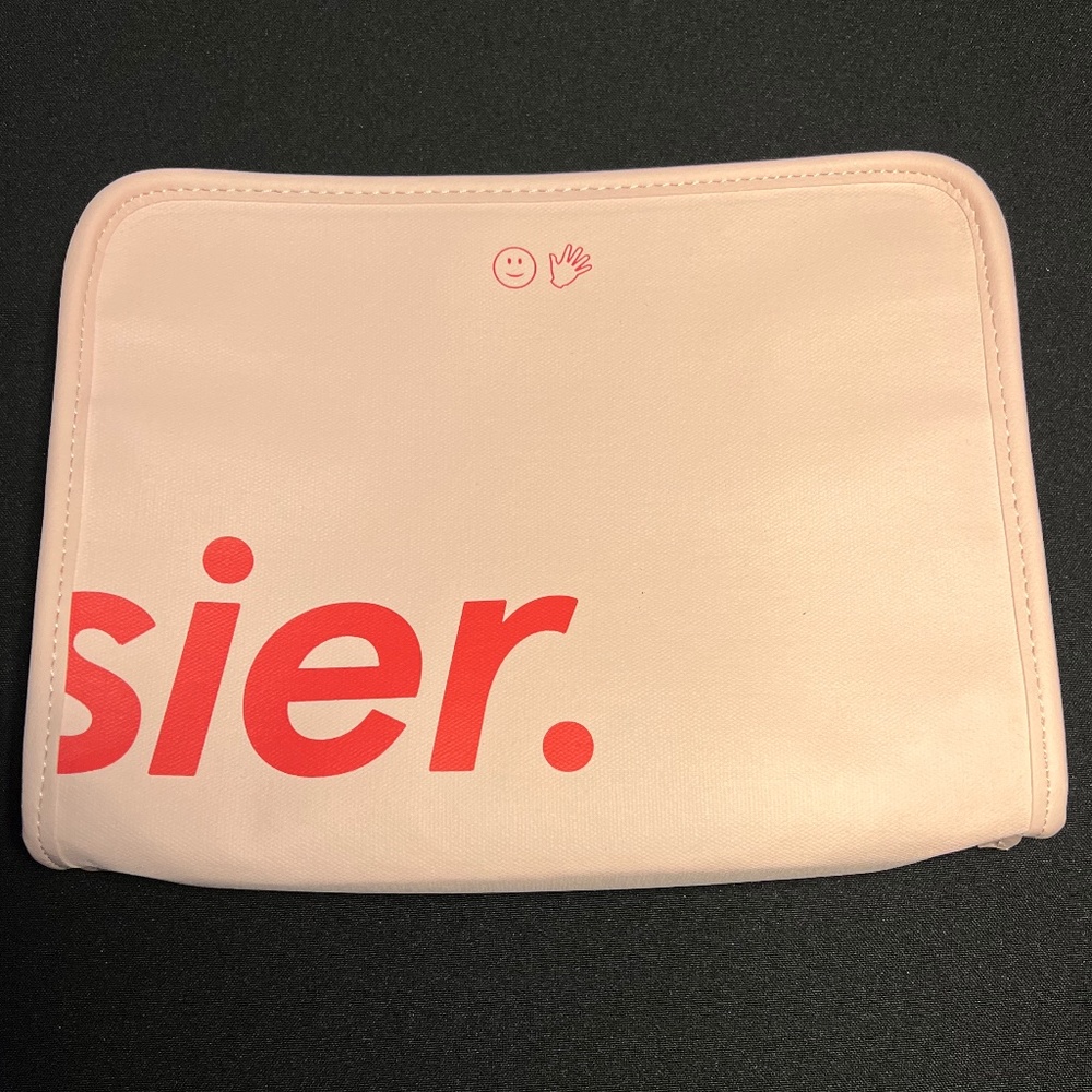Glossier - The Beauty Bag - Picture 2 of 6